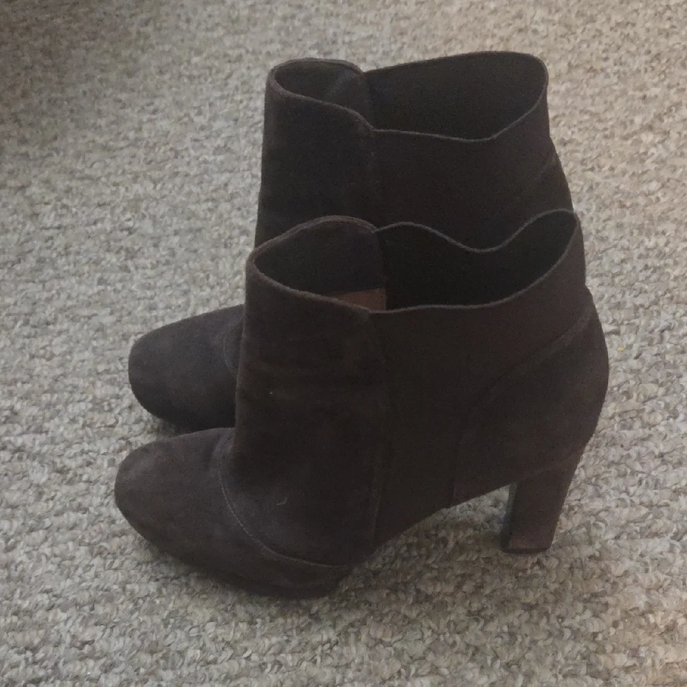 Chic Dark Brown Ankle Booties - Picture 5 of 7